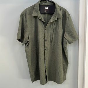 Button down short sleeve very breathable/Comfortable stretchy shirt